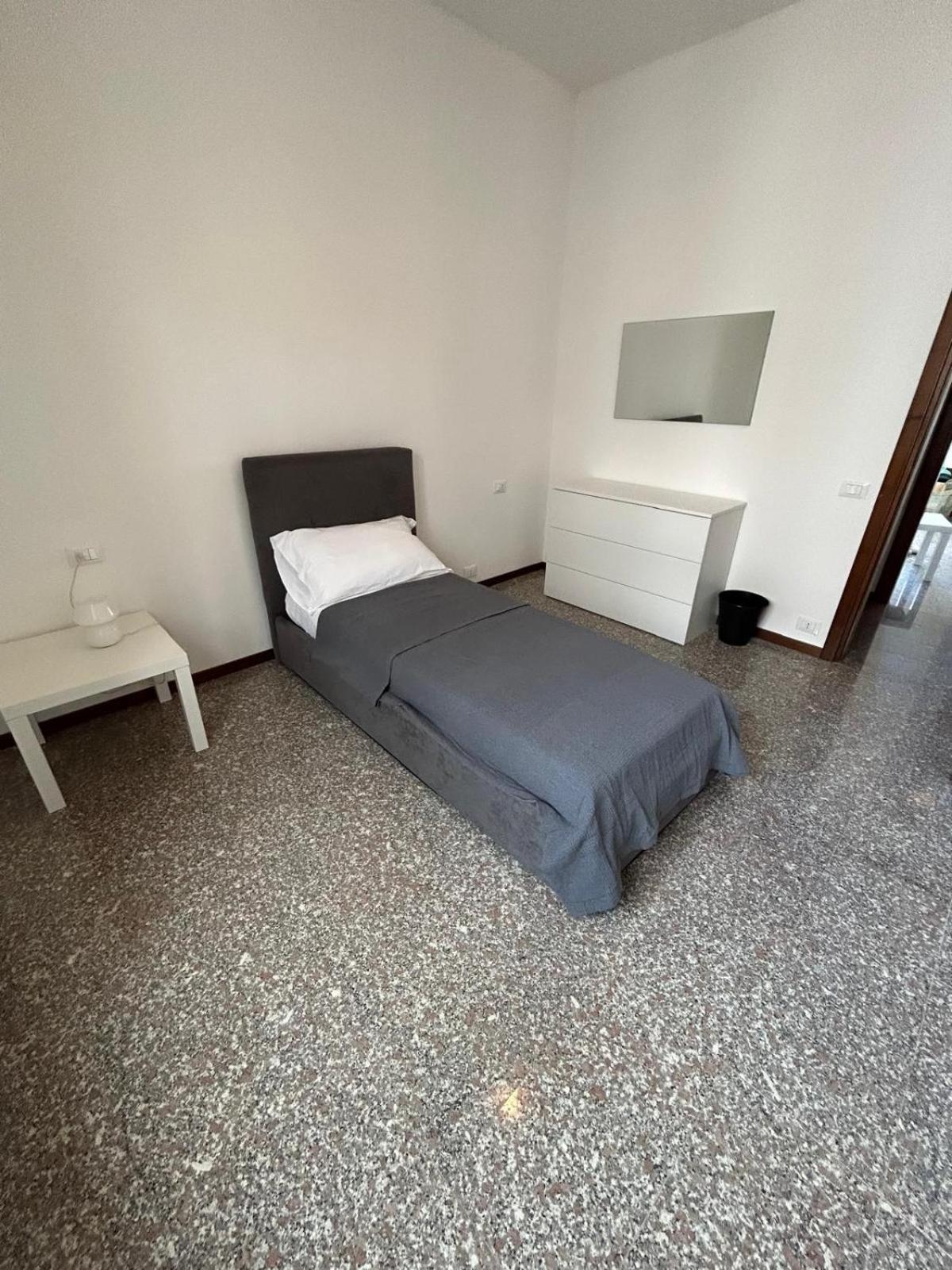 Bed Station -Self Check In- Bed and Breakfast Bergamo Buitenkant foto